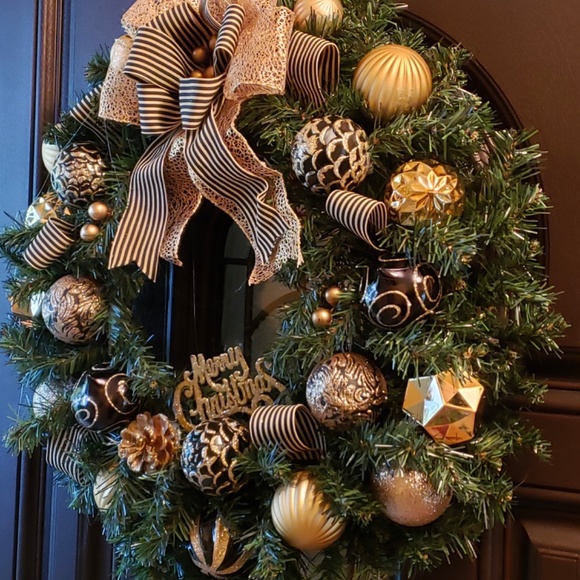 Christmas Holiday Gold/ Black Decorated Classic Large Winter Front Door Wreath - Picture 4 of 9